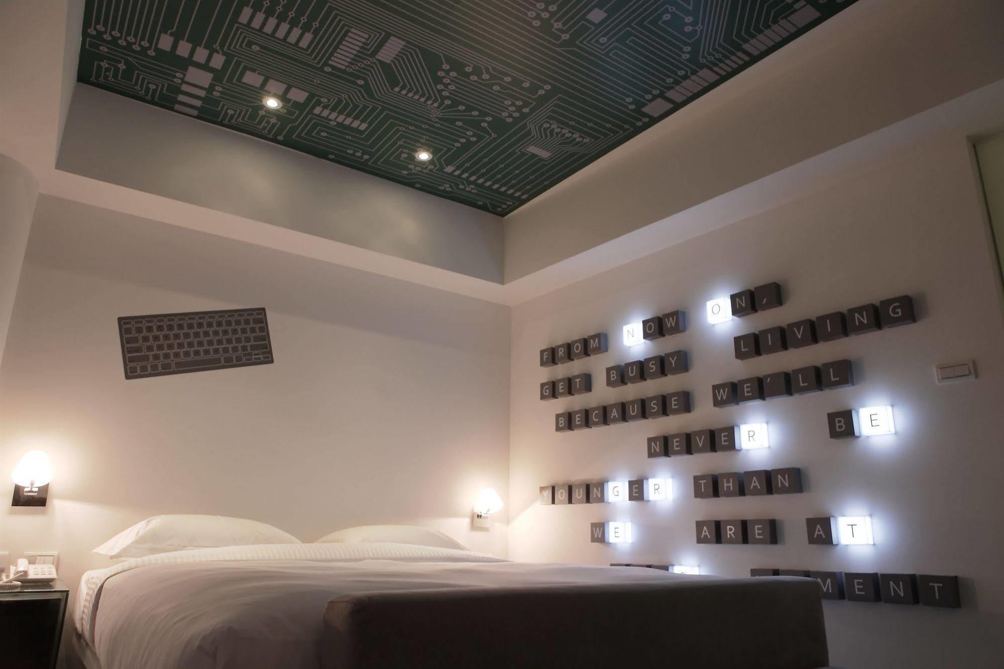 Hotel Papa Whale-Kaohsiung Formosa Boulevard Экстерьер фото